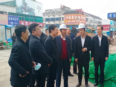 南通市家紡市場(chǎng)協(xié)同發(fā)展領(lǐng)導(dǎo)小組組長(zhǎng)、副市長(zhǎng)潘建華在園區(qū)視察協(xié)同發(fā)展相關(guān)工程項(xiàng)目